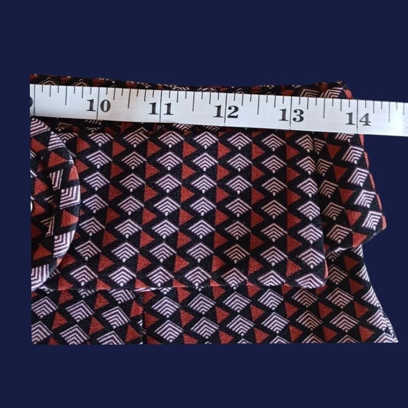 Love whit the runway pre loved geo printed pants size 2 - Picture 5 of 8